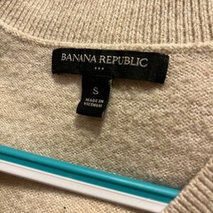 tan banana republic sweater